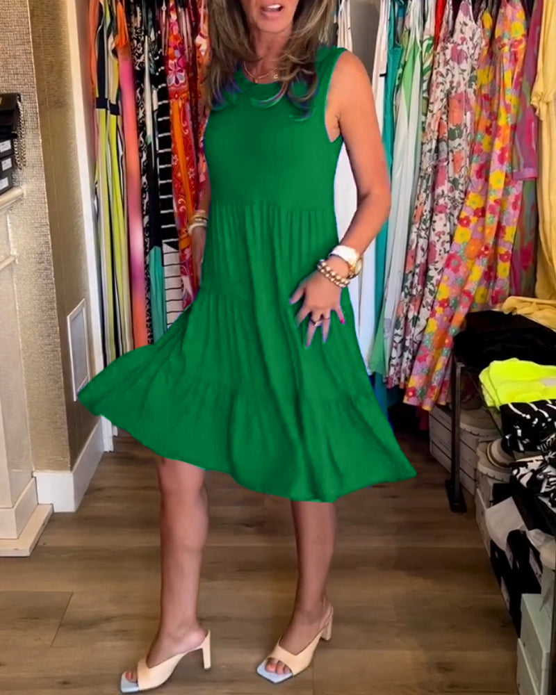 Pleated sleeveless loose dress