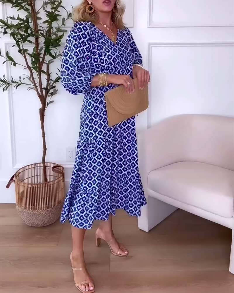 Casual printed V-neck three-quarter sleeve dress