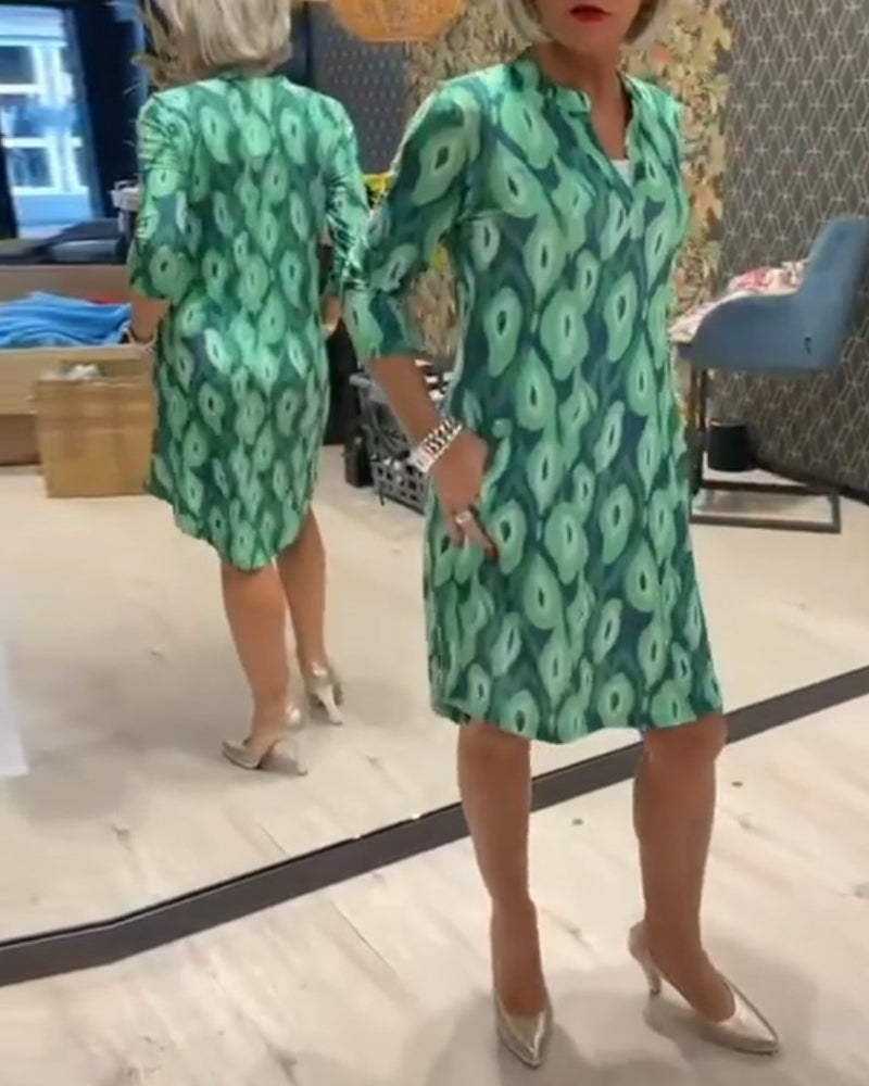 V-neck printed three-quarter sleeve dress