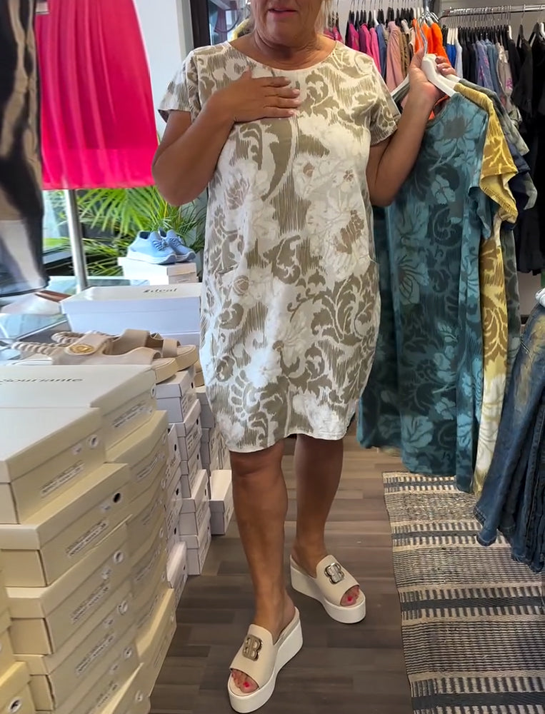 Round Neck Printed Short Sleeve Shift Dress