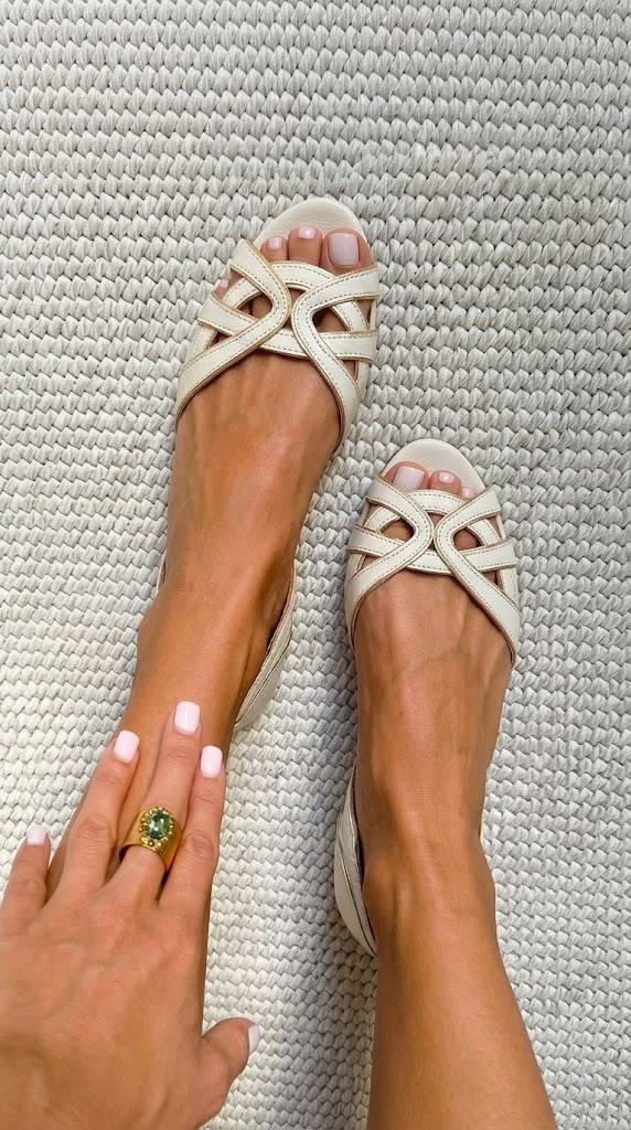 Bianca cream woven flat sandals in Cream