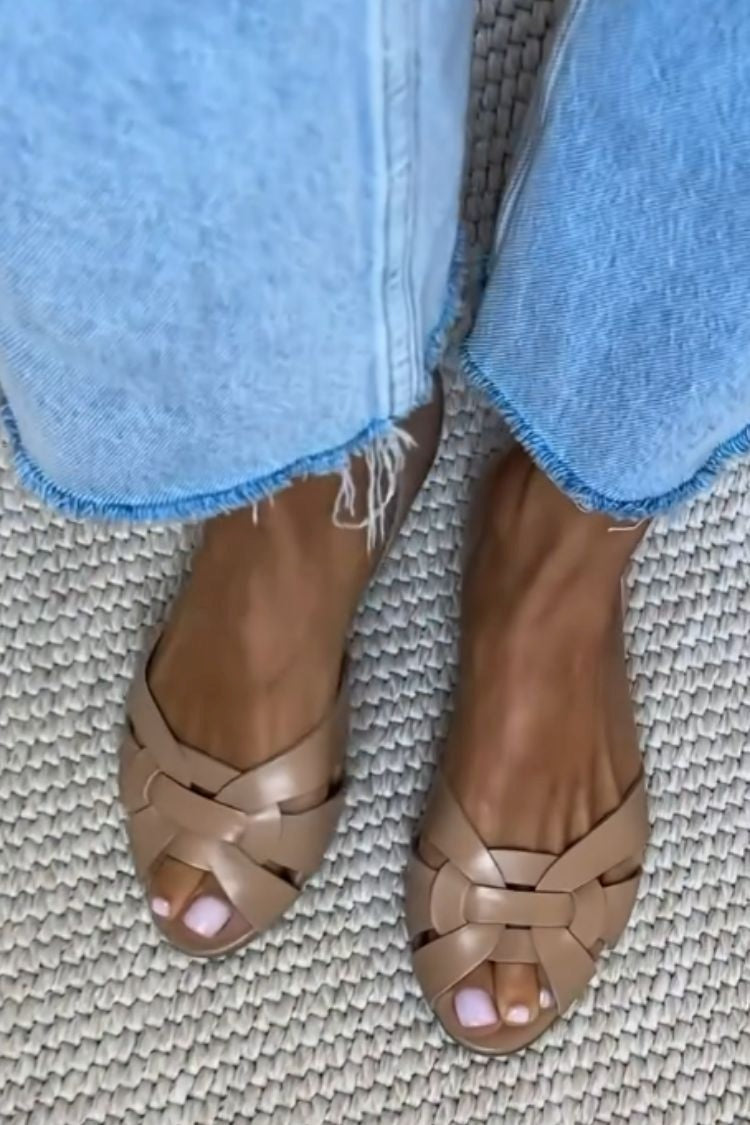 Noemi natural woven flat sandals detail of woven straps