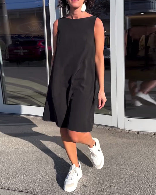 Sleeveless solid color shift dress