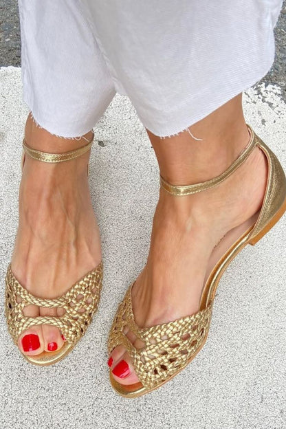 Fiorella sandals detail view