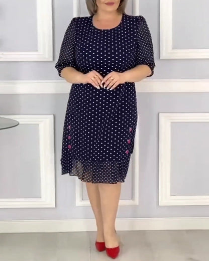 Elegant half-sleeve dress with polka dot print