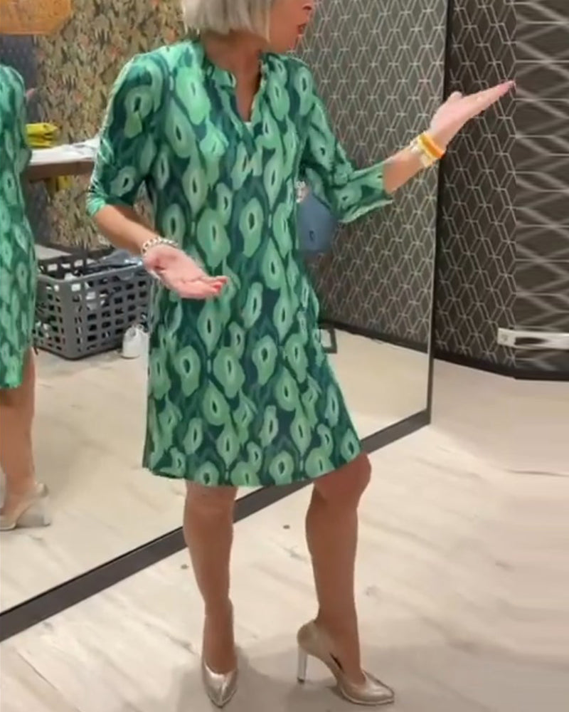 V-neck printed three-quarter sleeve dress